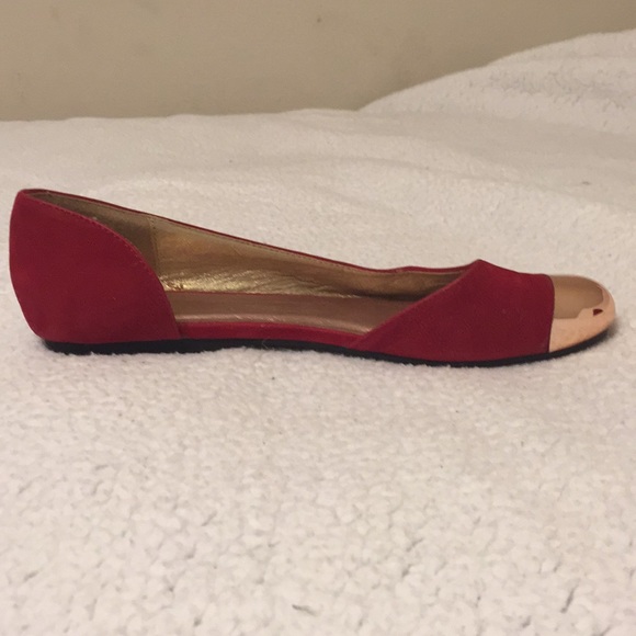 🌺Red flats with gold toe🌺 - Picture 2 of 6